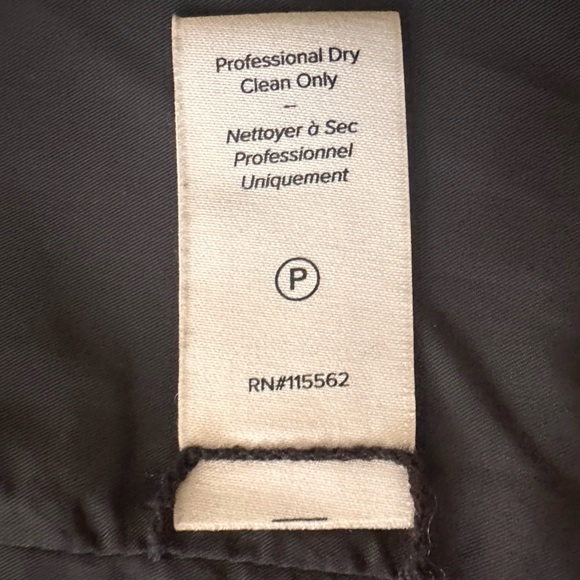 Khloe Ruched Sleeve Blazer
CINQ À SEPT - Picture 11 of 12